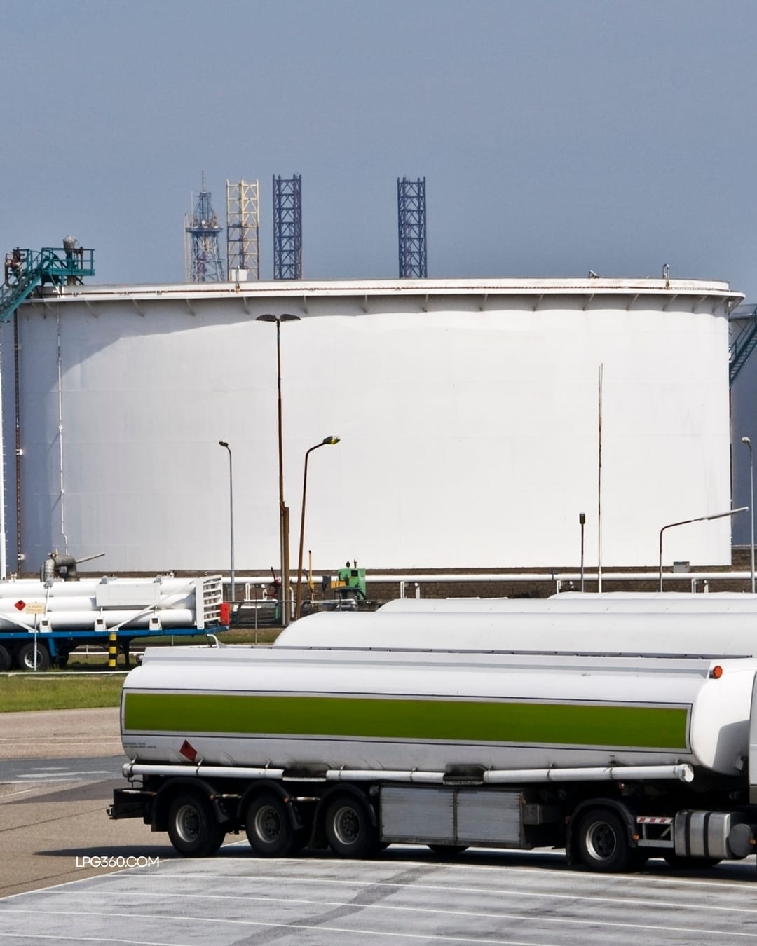 Optimizing Fuel Logistics: The Power of Bowser Tracking Systems